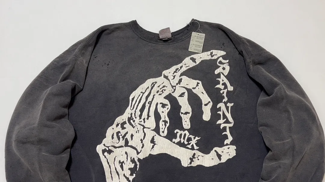 SAINT M×××××× BONE SAINT CREW SWT/BLK Bone SAINT destruction sweatshirt, washed black S-XL Assute dyeing, genuine whole garment sprayed with horse-hair fading process, collar/cuffs frayed in many places, front and rear panels/sleeves super complex fraying, heavy washing and water distressing, correct fruit mark/angel mark